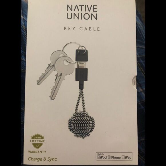 Native Union Key Cable USB Charging w/ Key - Picture 2 of 7